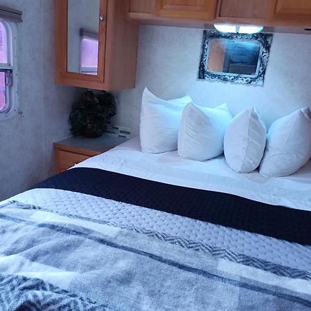 Garden Glamping Rv Hotel Паръмп Екстериор снимка