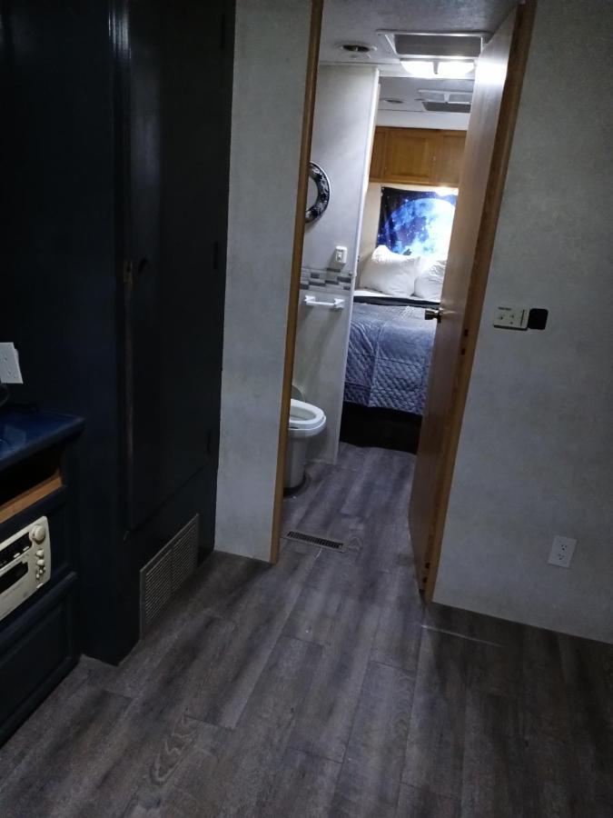 Garden Glamping Rv Hotel Паръмп Екстериор снимка